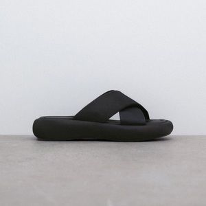 Zara flat fabric sandals size 39 worn once like new condition